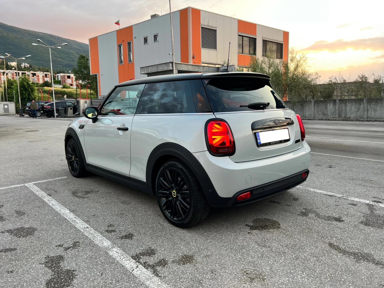 Mini Cooper s Yours Trim XL, снимка 6 - Автомобили и джипове - 56434698