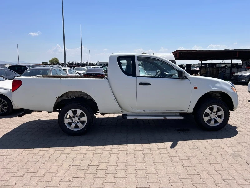 Mitsubishi L200 2.5TDI 4X4 EURO 3 ЛИЗИНГ, снимка 5 - Автомобили и джипове - 46681097