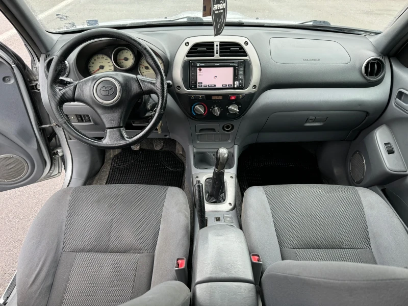 Toyota Rav4 2.0D4D, снимка 8 - Автомобили и джипове - 47979978