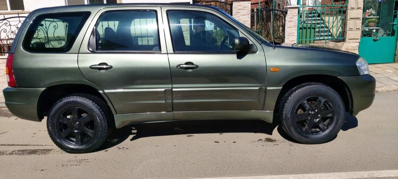 Mazda Tribute, снимка 3 - Автомобили и джипове - 48768619