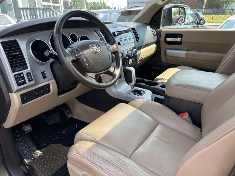 Toyota Sequoia LIMITED* ЗАЩИТЕНО КУПЕ* * ПОДГРЕВ* 5.7* KEYLESS* 4, снимка 3 - Автомобили и джипове - 52317741