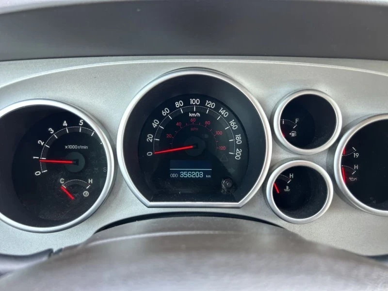 Toyota Sequoia LIMITED* ЗАЩИТЕНО КУПЕ* * ПОДГРЕВ* 5.7* KEYLESS* 4, снимка 9 - Автомобили и джипове - 52317741