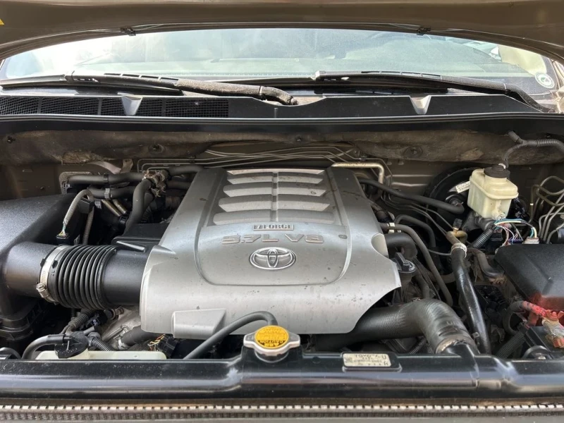 Toyota Sequoia LIMITED* ЗАЩИТЕНО КУПЕ* * ПОДГРЕВ* 5.7* KEYLESS* 4, снимка 7 - Автомобили и джипове - 52317741