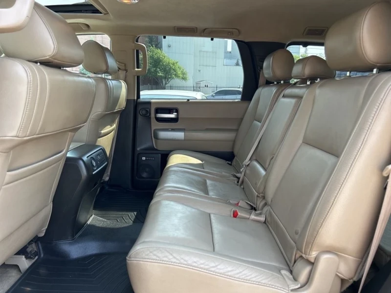 Toyota Sequoia LIMITED* ЗАЩИТЕНО КУПЕ* * ПОДГРЕВ* 5.7* KEYLESS* 4, снимка 8 - Автомобили и джипове - 52317741