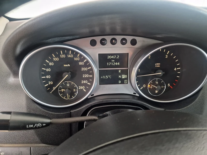 Mercedes-Benz ML 320 3.0 224kc  4MATIC TOP, снимка 11 - Автомобили и джипове - 53191260