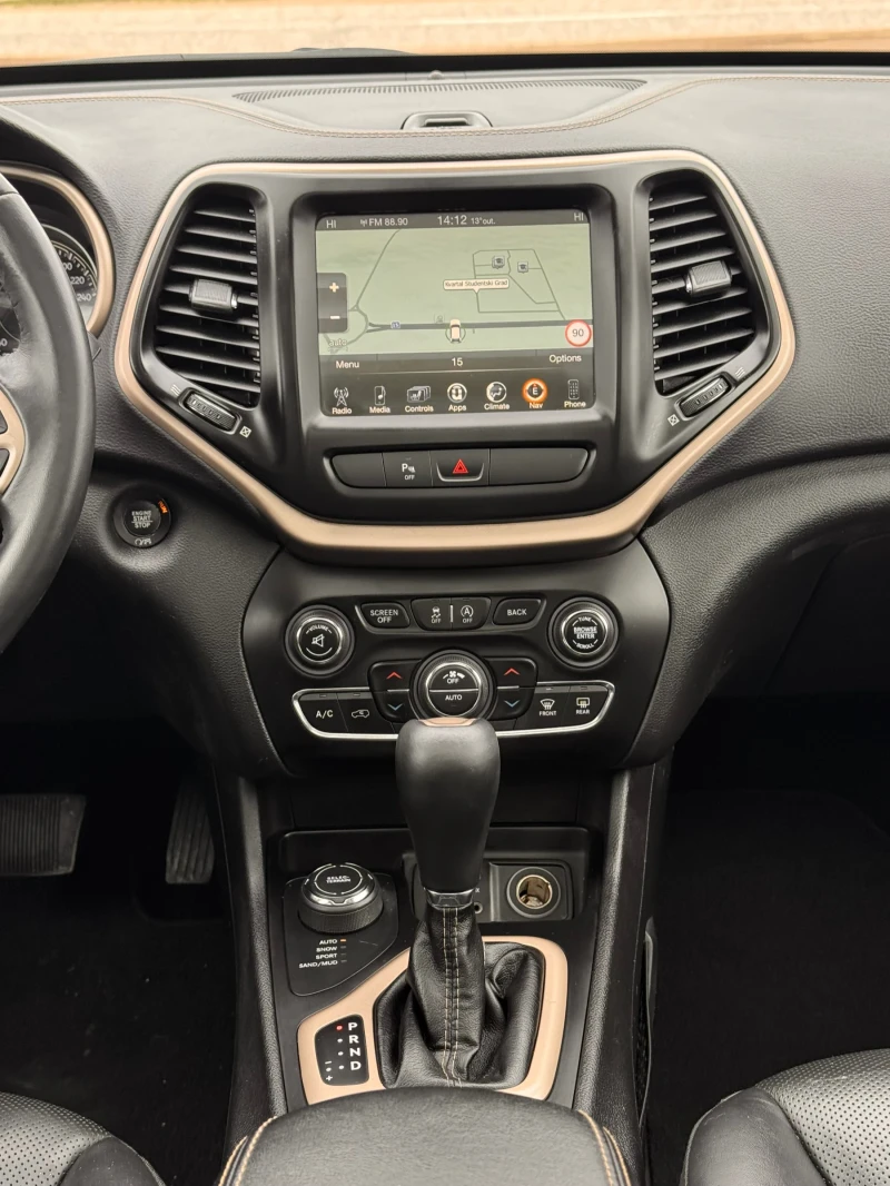 Jeep Cherokee 2.2CRDI 4х4 АВТОМАТ ПАНОРАМА , снимка 12 - Автомобили и джипове - 53481939