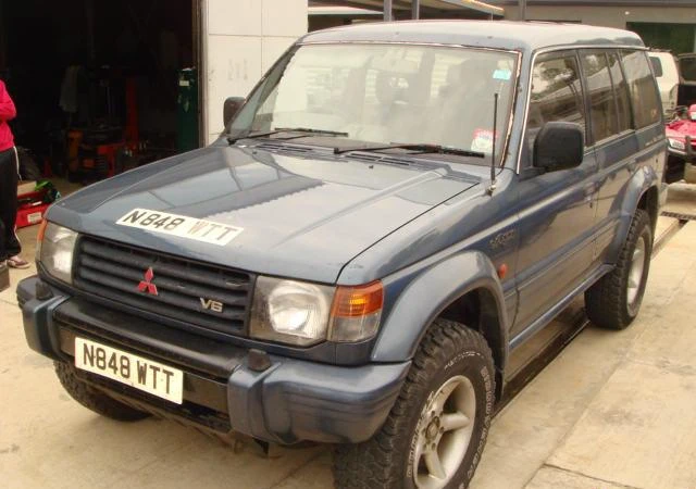 Mitsubishi Pajero 3.5 V6 , снимка 1 - Автомобили и джипове - 46834204