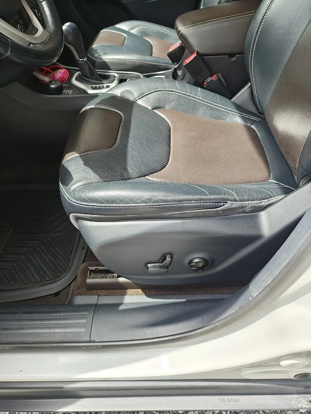 Jeep Cherokee, снимка 2 - Автомобили и джипове - 54210649