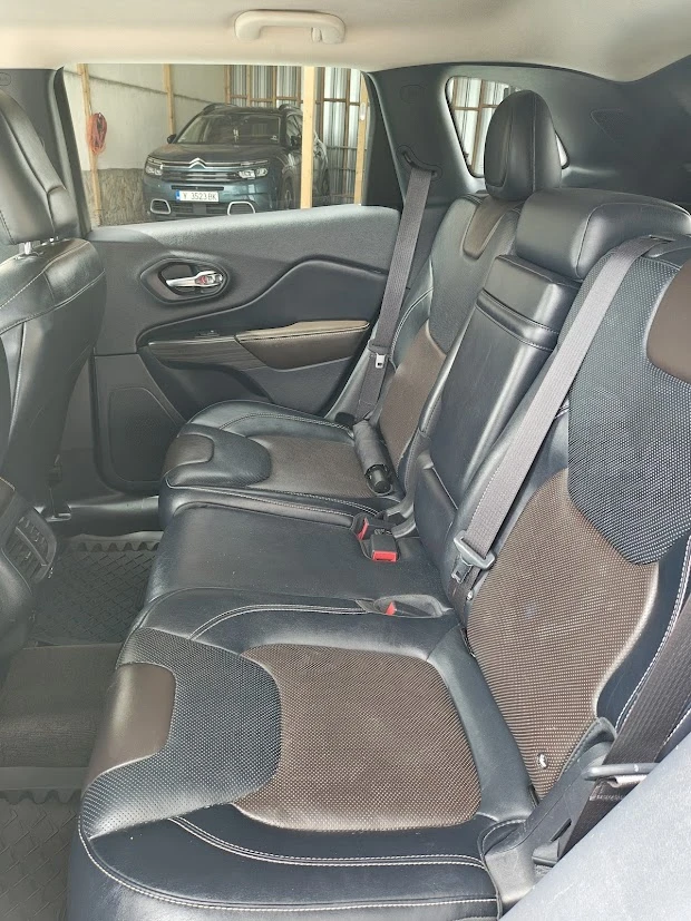 Jeep Cherokee, снимка 9 - Автомобили и джипове - 54210649