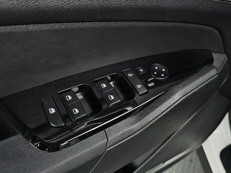 Kia Sportage 1.6 Automatic, снимка 6 - Автомобили и джипове - 55587950