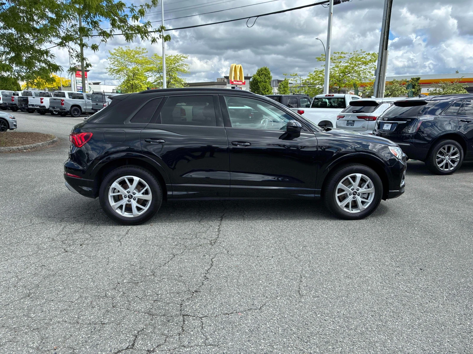 Audi Q3 * * CARFAX * * АВТО КРЕДИТ * * Цена до БГ * * , снимка 4 - Автомобили и джипове - 54577532