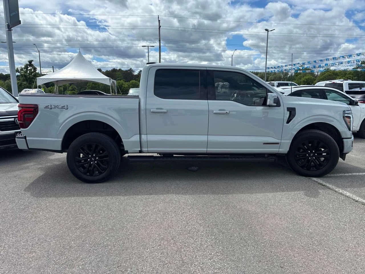 Ford F150 LARIAT | CARFAX | БЕЗ ПЪРВОНАЧАЛНА ВНОСКА, снимка 6 - Автомобили и джипове - 54931148