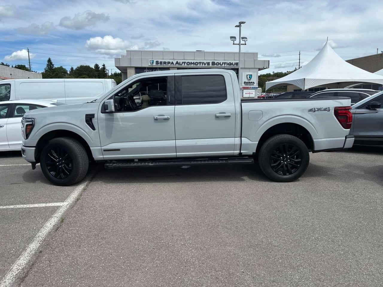 Ford F150 LARIAT | CARFAX | БЕЗ ПЪРВОНАЧАЛНА ВНОСКА, снимка 3 - Автомобили и джипове - 54931148