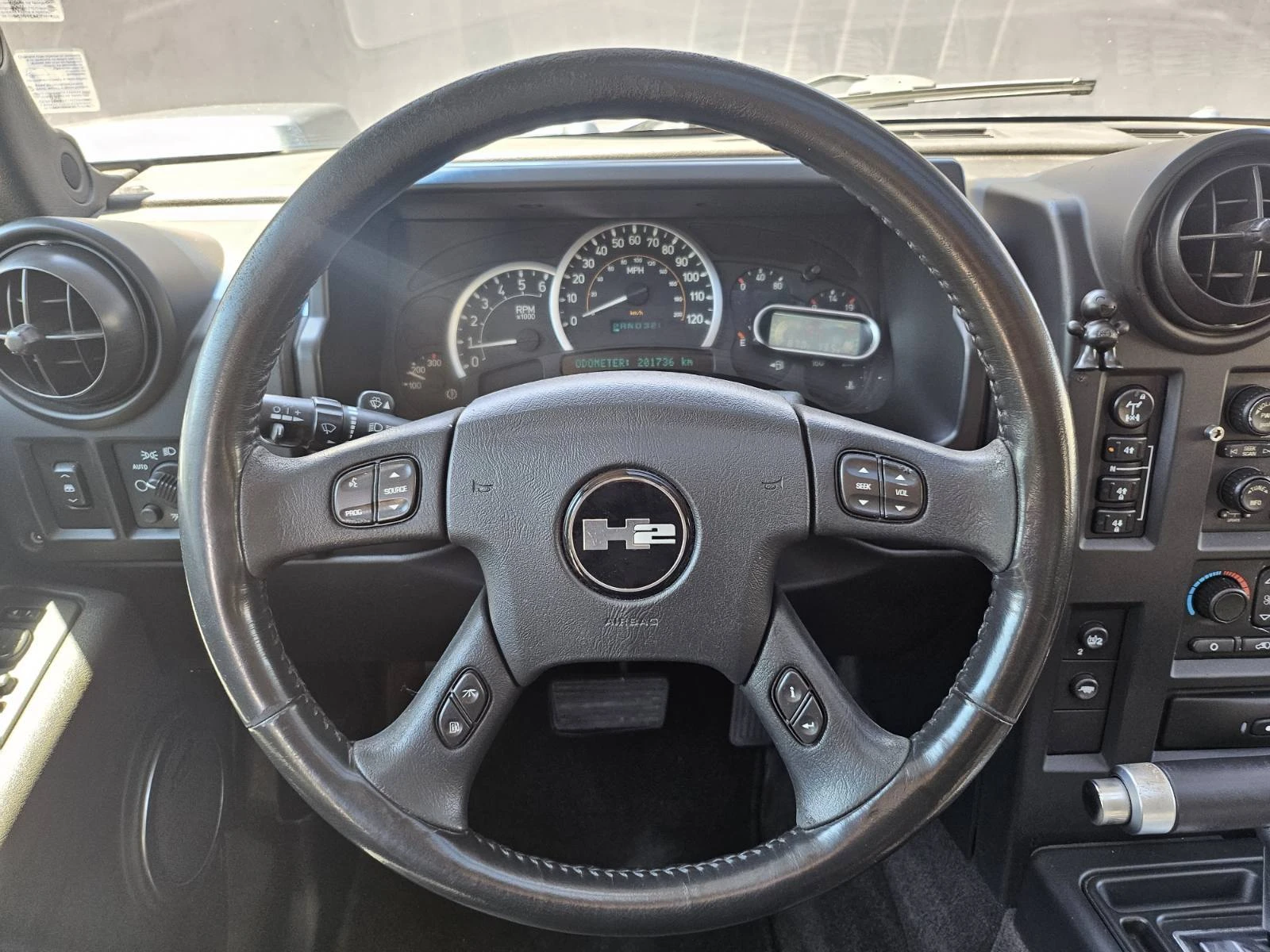 Hummer H2 6.0L SUT, снимка 12 - Автомобили и джипове - 54940141