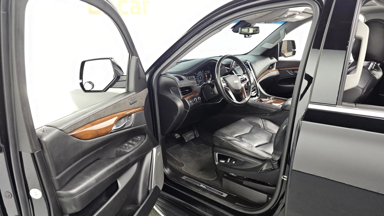 Cadillac Escalade 6.2* ЕЛ. БАГАЖНИК* BLIND SPOT* HUD* 360* КРАЙНА ЦЕ, снимка 10 - Автомобили и джипове - 55367080