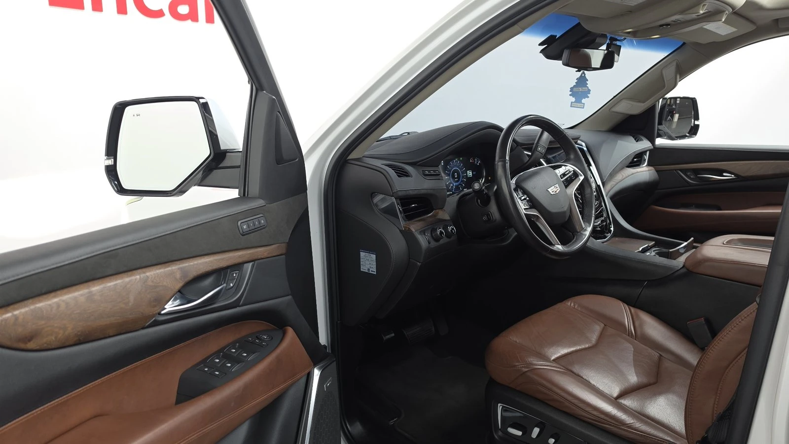 Cadillac Escalade 6.2* ЛЮК* 360* ПОДГРЕВ ВОЛАН* ЕЛ. БАГАЖНИК* КРАЙНА, снимка 10 - Автомобили и джипове - 55367080