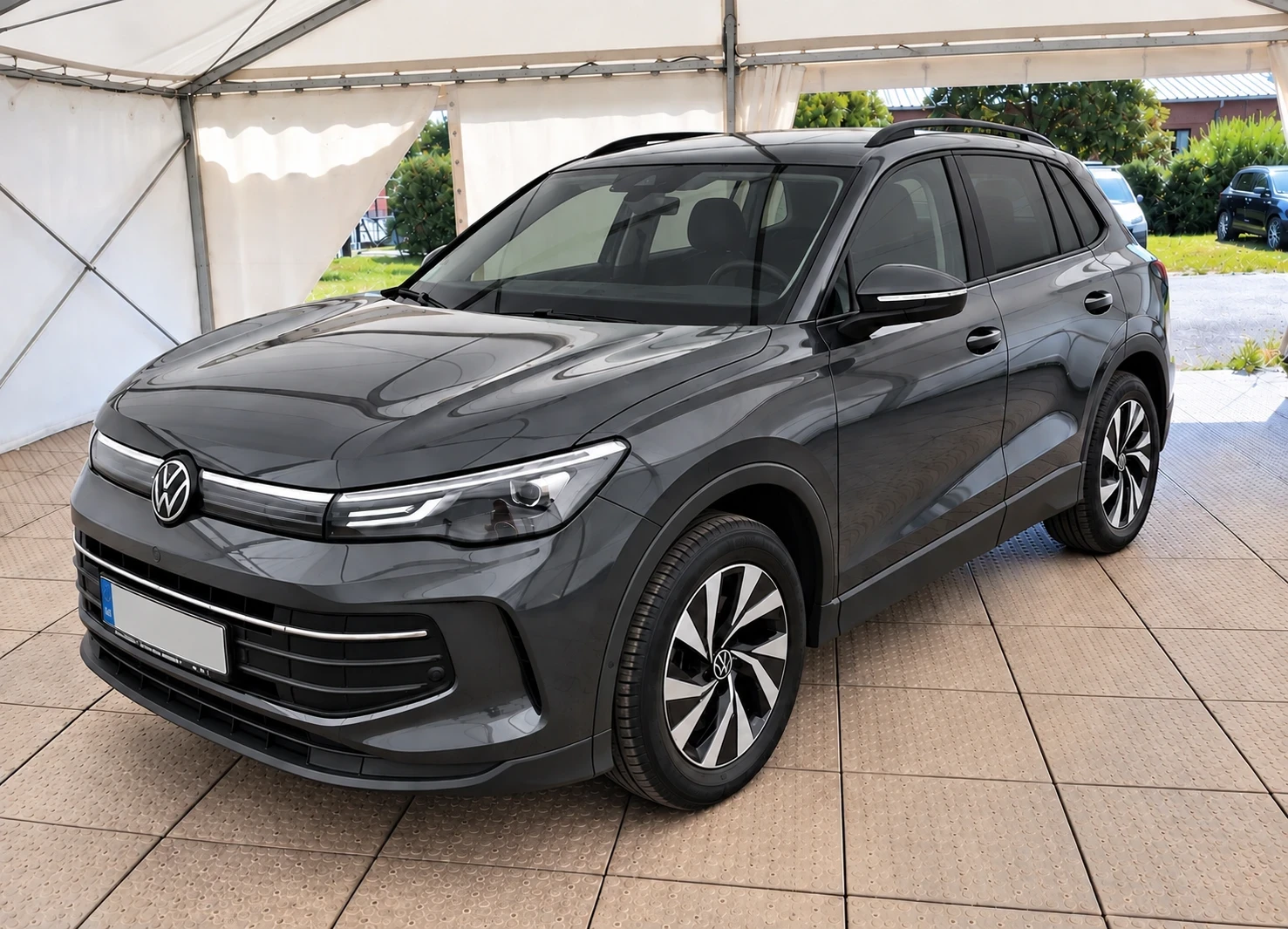 VW Tiguan 4Motion 193 к.с. DSG DCC Pro / HUD / 12м.Гаранция