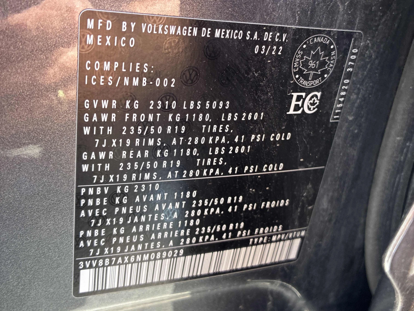 VW Tiguan Comfortline R-Line Black Edition / Carfax / Автокр, снимка 9 - Автомобили и джипове - 55963236