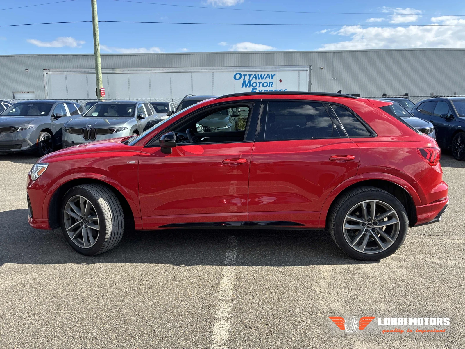 Audi Q3, снимка 2 - Автомобили и джипове - 56113842