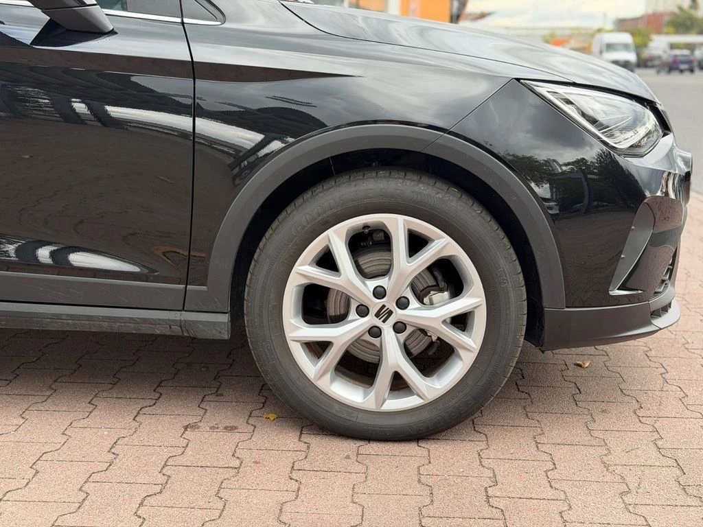 Seat Arona, снимка 4 - Автомобили и джипове - 56461180