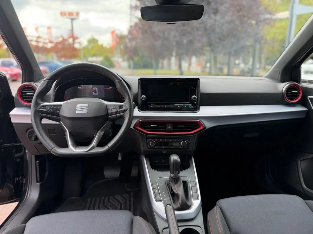 Seat Arona, снимка 8 - Автомобили и джипове - 56461180
