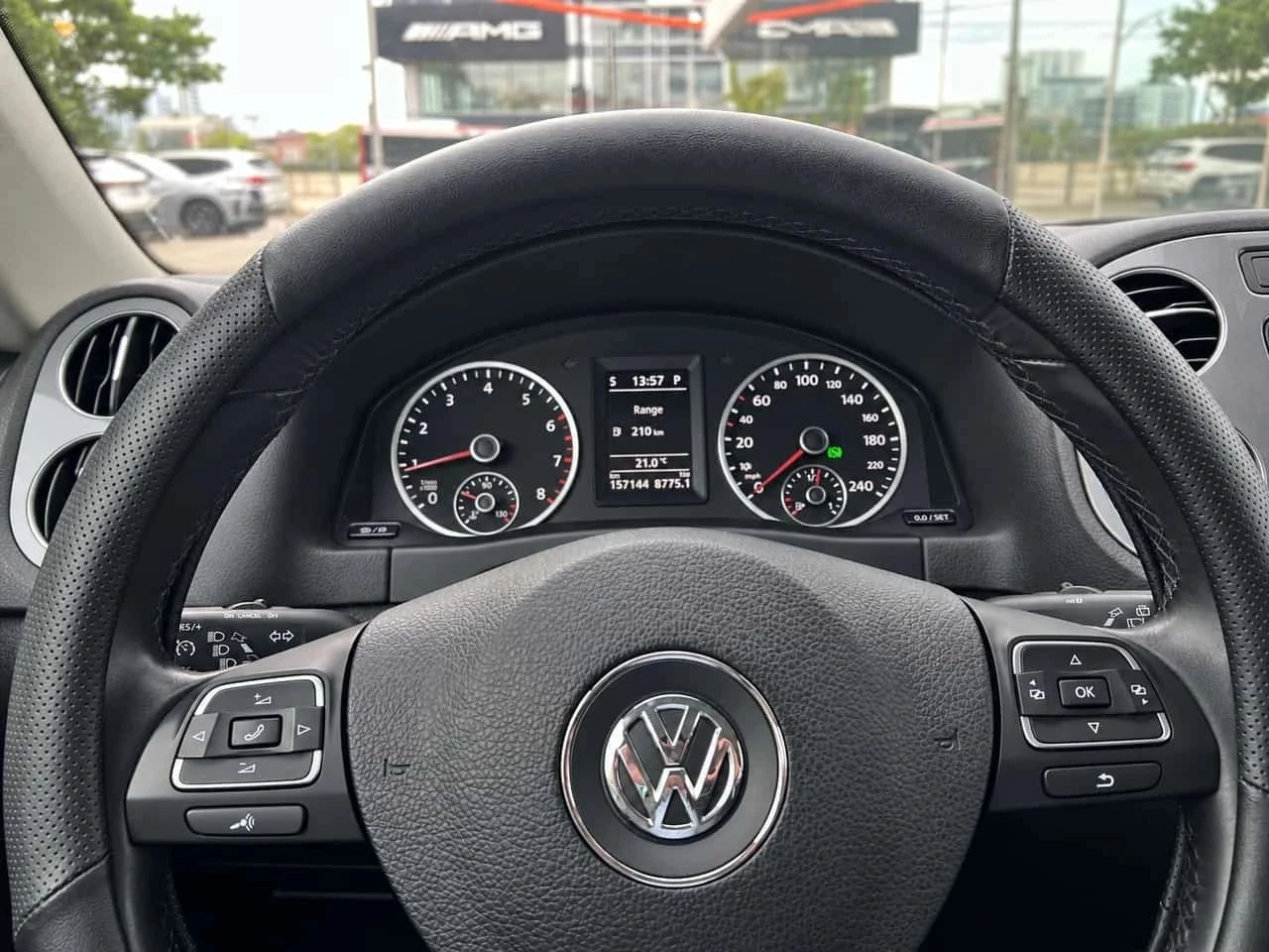 VW Tiguan, снимка 13 - Автомобили и джипове - 56710598