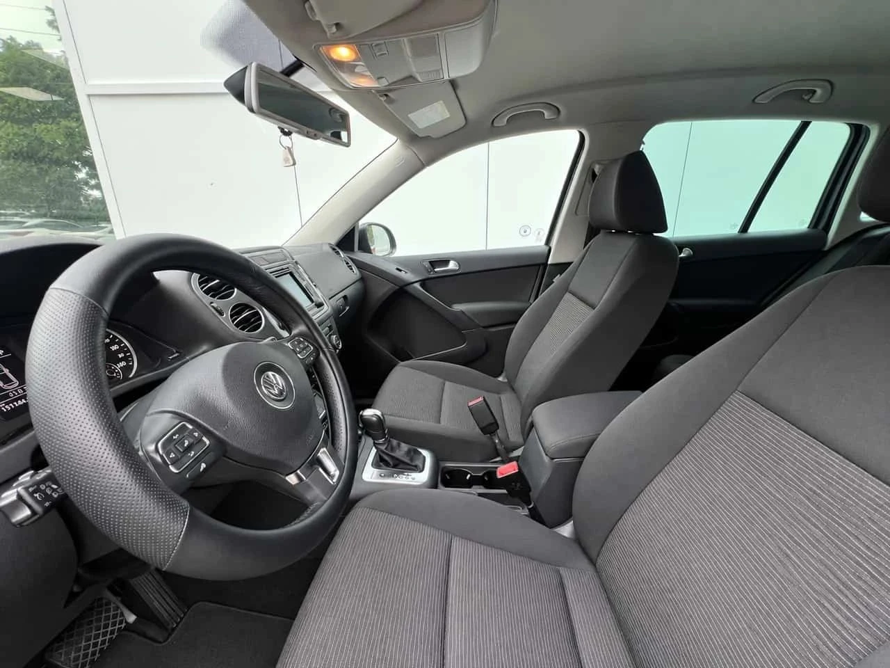 VW Tiguan, снимка 11 - Автомобили и джипове - 56710598