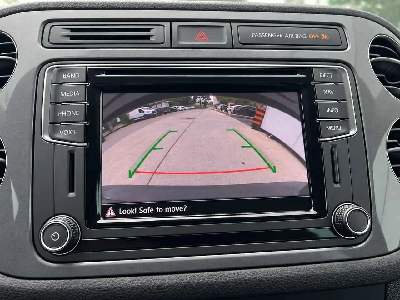 VW Tiguan, снимка 17 - Автомобили и джипове - 56710598