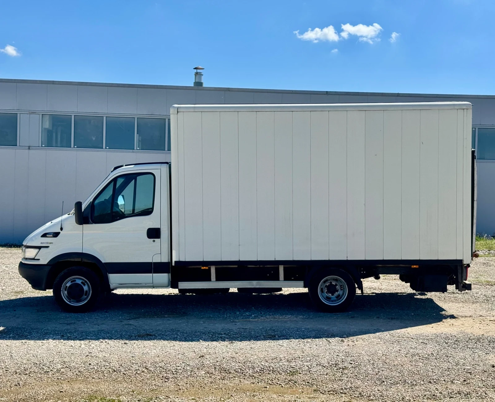 Iveco Daily ПАДАЩ БОРД* СТРАНИЧНА ВРАТА* СЕРВИЗНА ИСТОРИЯ, снимка 4 - Бусове и автобуси - 55698970