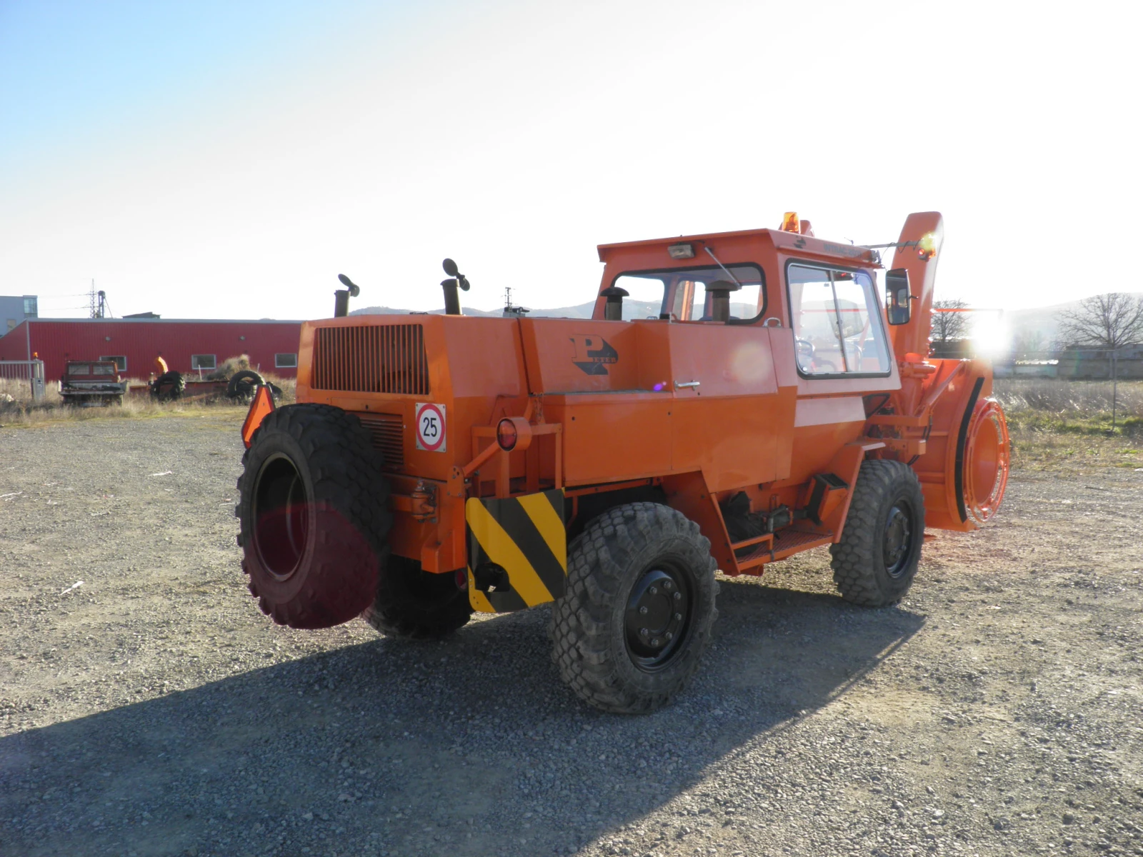 Mercedes-Benz UNIMOG Peter Intrac 2011 - изображение 5