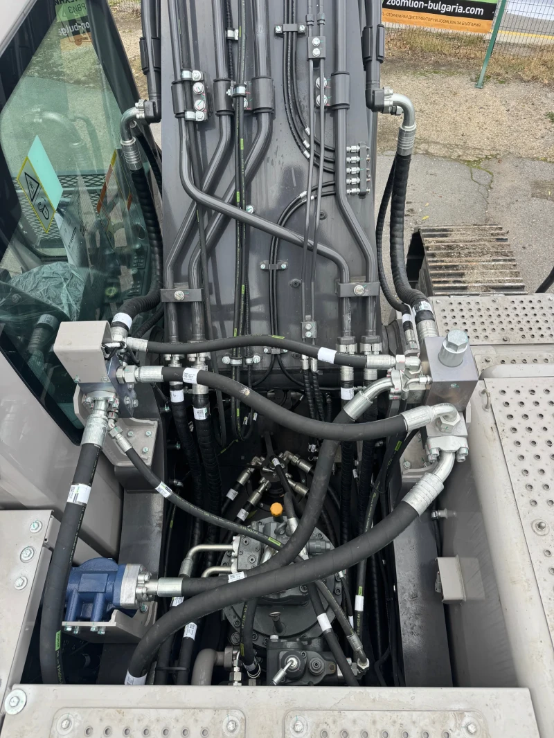 Багер ZOOMLION ZE375G, снимка 15 - Индустриална техника - 52512186