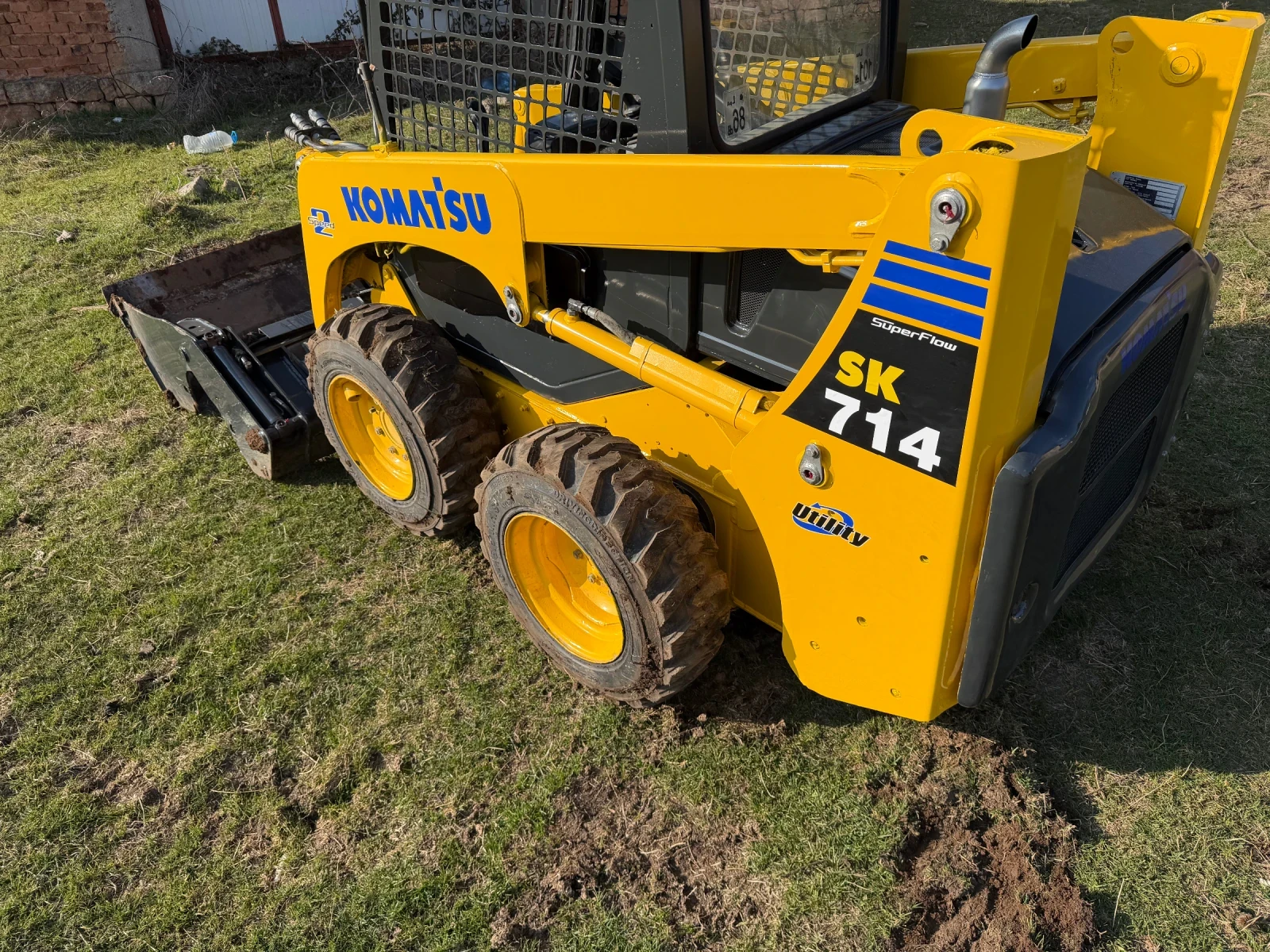 ���� ����� �������� Komatsu SK 714 ��� ���� ��������� ��������� ���� | Mobile.bg � ����������� 4