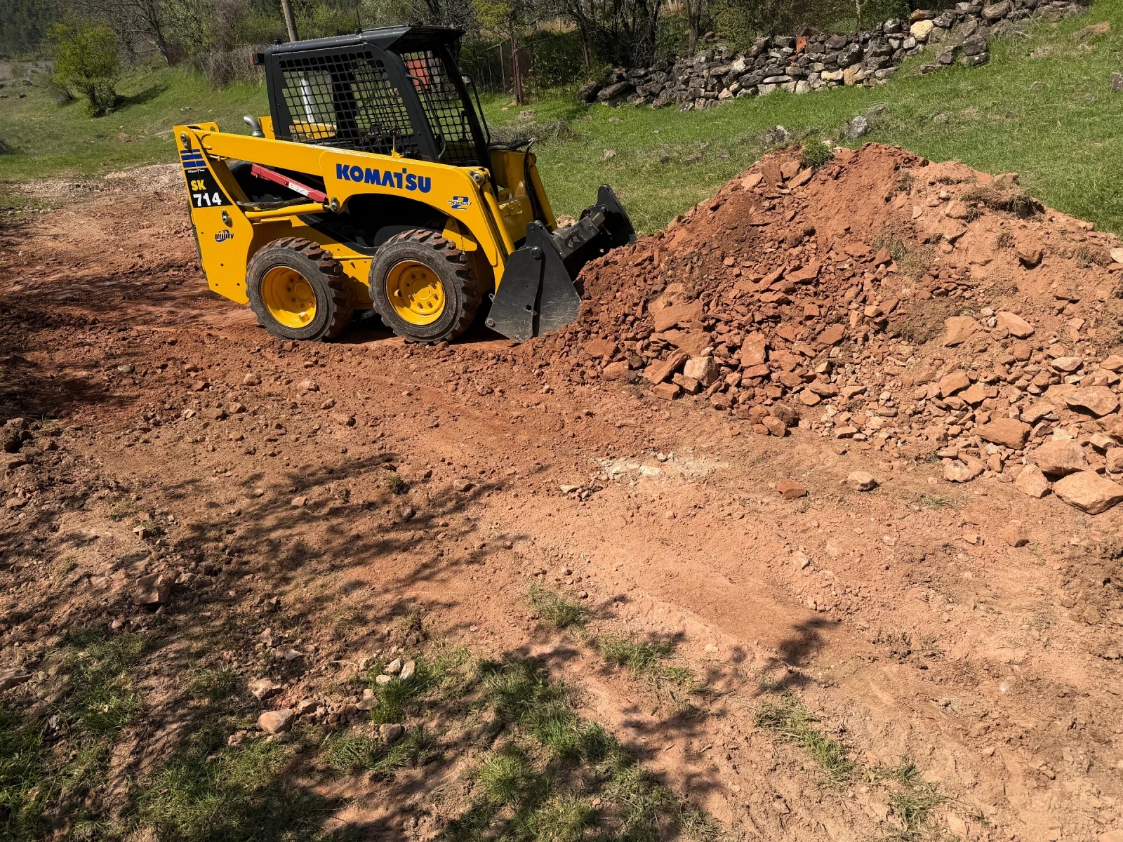 Мини челни товарачи Komatsu SK 714 НОВ ВНОС ПЕРФЕКТЕН ОТВАРЯЕМА КОФА, снимка 2 - Индустриална техника - 53868150