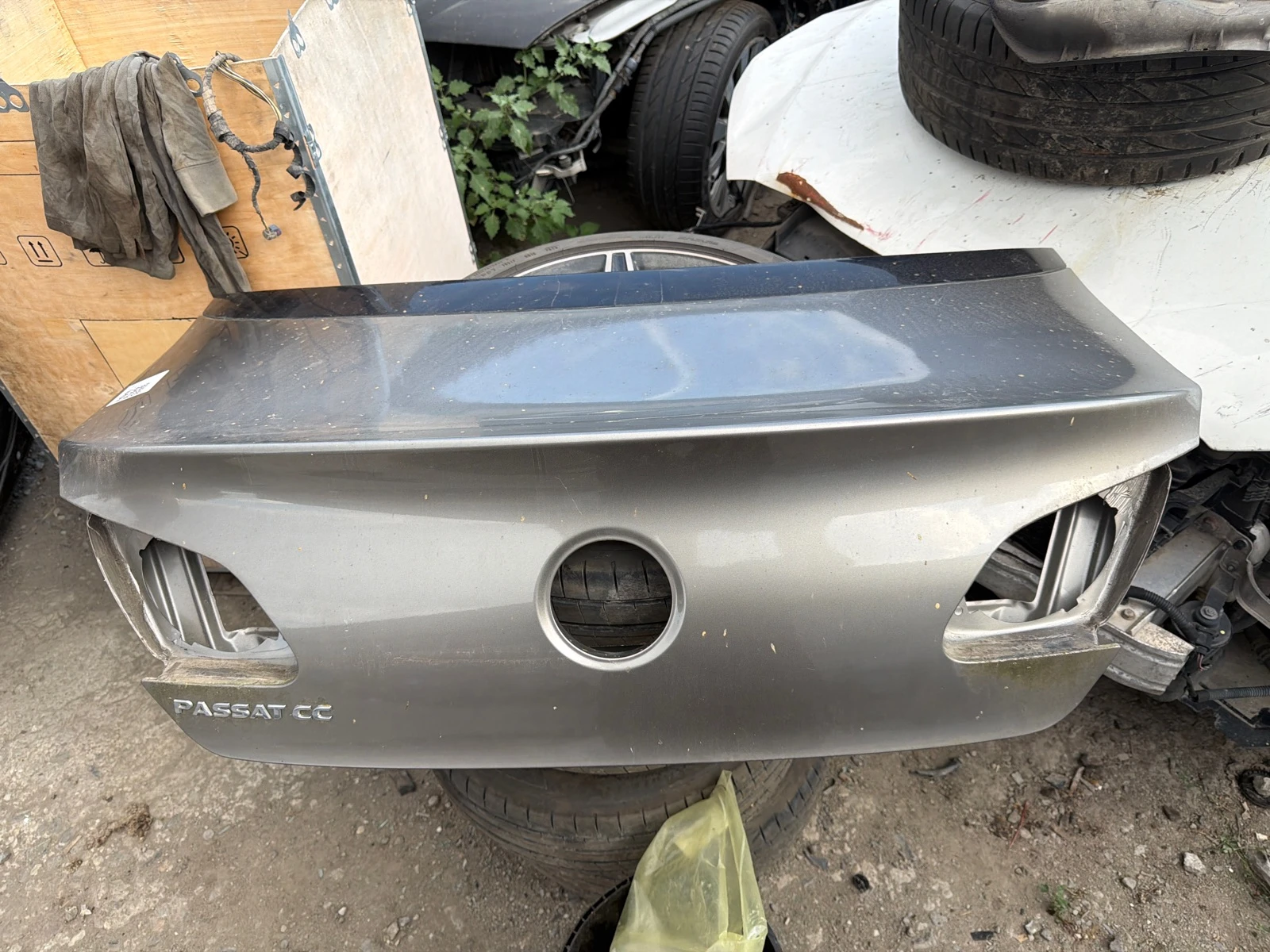 капак заден сив VW Passat CC