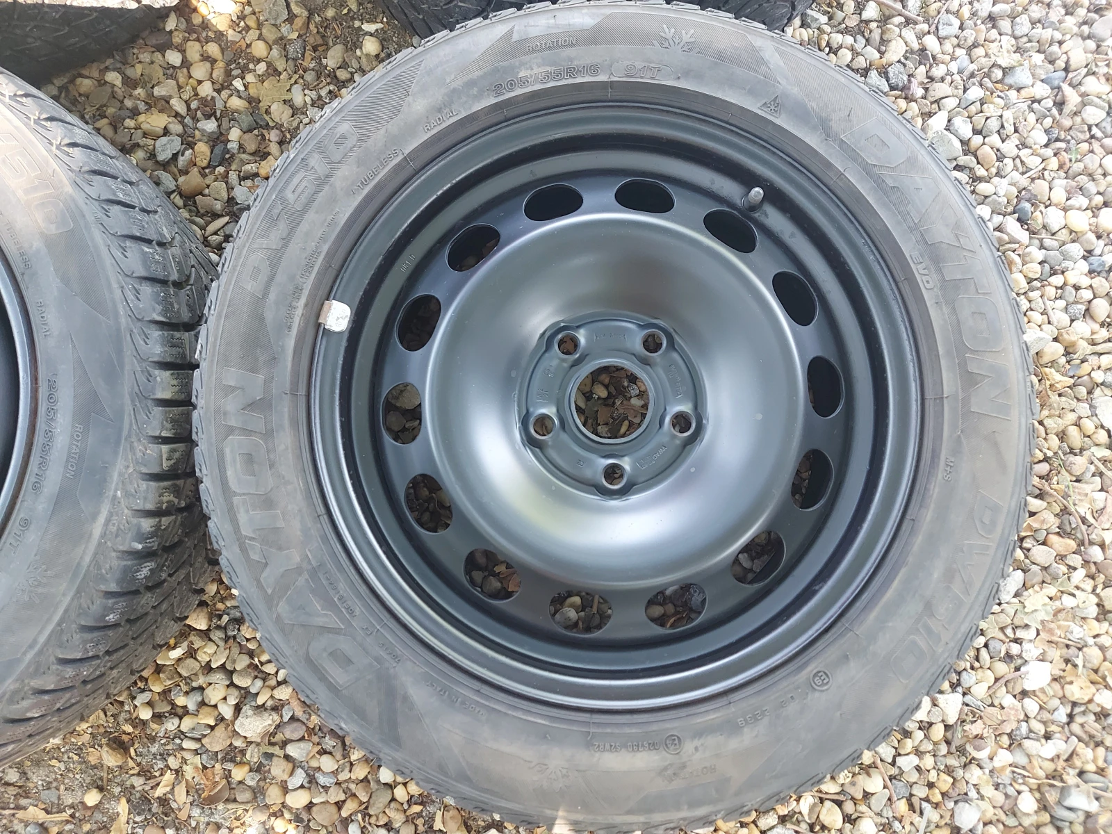 Гуми с джанти Dayton 205/55R16, снимка 3 - Гуми и джанти - 56112180