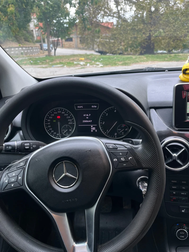 Mercedes-Benz B 180, снимка 9 - Автомобили и джипове - 50956537