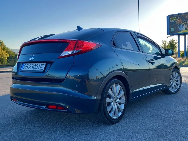 Honda Civic 1.8 i-VTEC, снимка 4 - Автомобили и джипове - 51813907