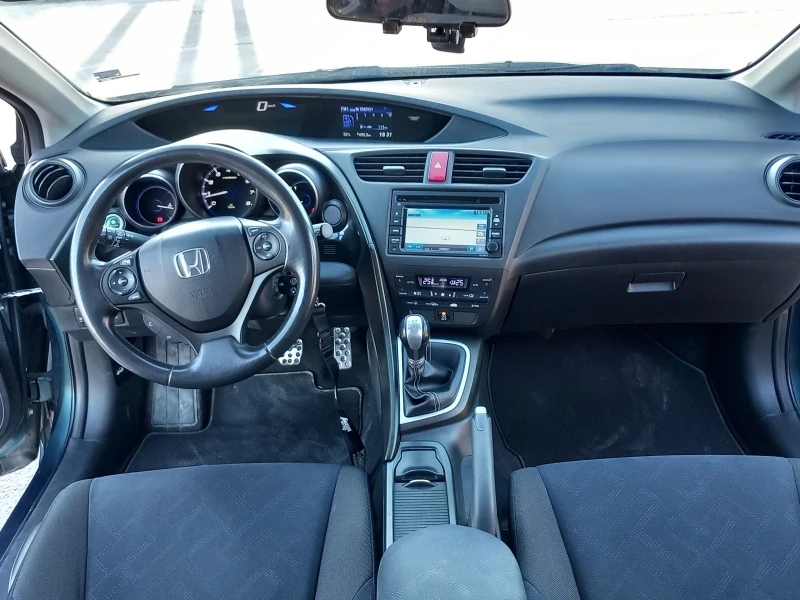 Honda Civic 1.8 i-VTEC, снимка 9 - Автомобили и джипове - 51813907