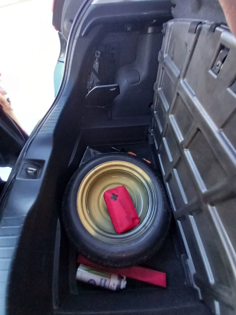 Honda Civic 1.8 i-VTEC, снимка 13 - Автомобили и джипове - 51813907