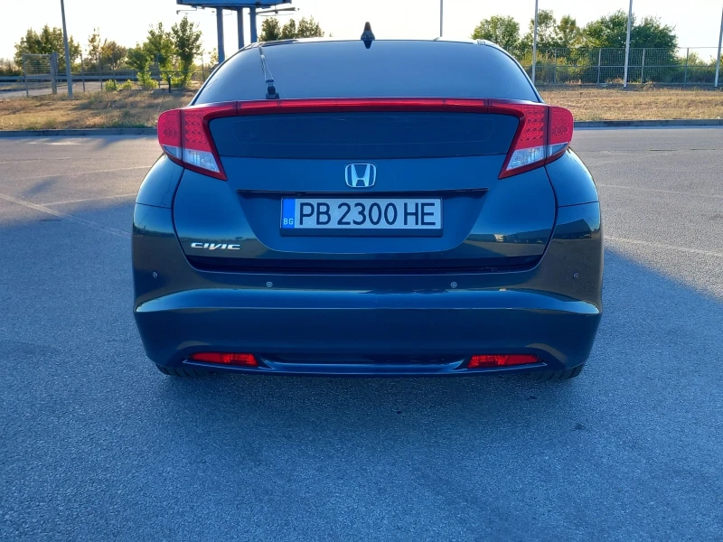 Honda Civic 1.8 i-VTEC, снимка 5 - Автомобили и джипове - 51813907