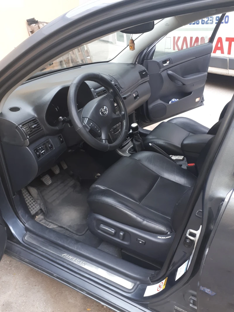 Toyota Avensis 2.2, снимка 2 - Автомобили и джипове - 52397310