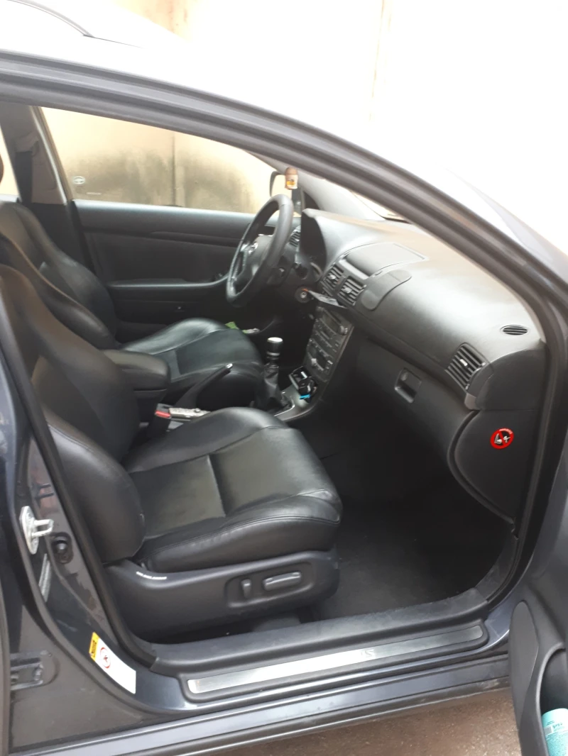 Toyota Avensis 2.2, снимка 7 - Автомобили и джипове - 52397310