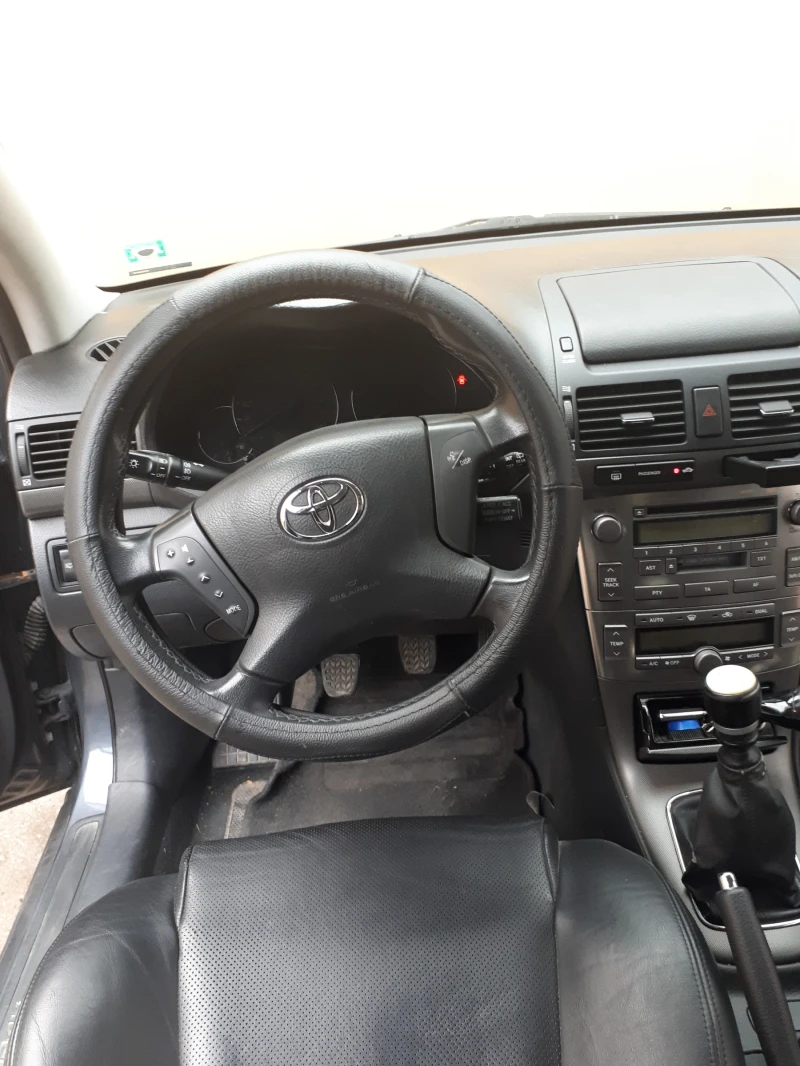 Toyota Avensis 2.2, снимка 6 - Автомобили и джипове - 52397310