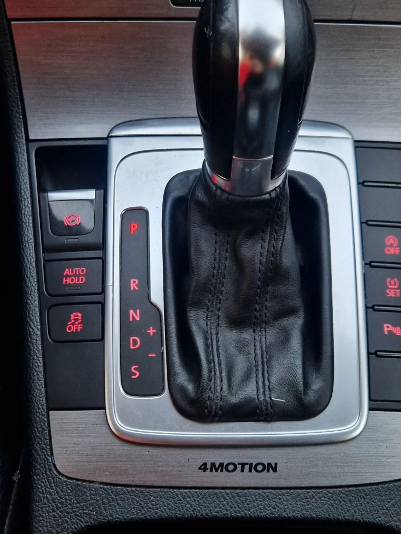 VW Passat B7, снимка 14 - Автомобили и джипове - 52513887