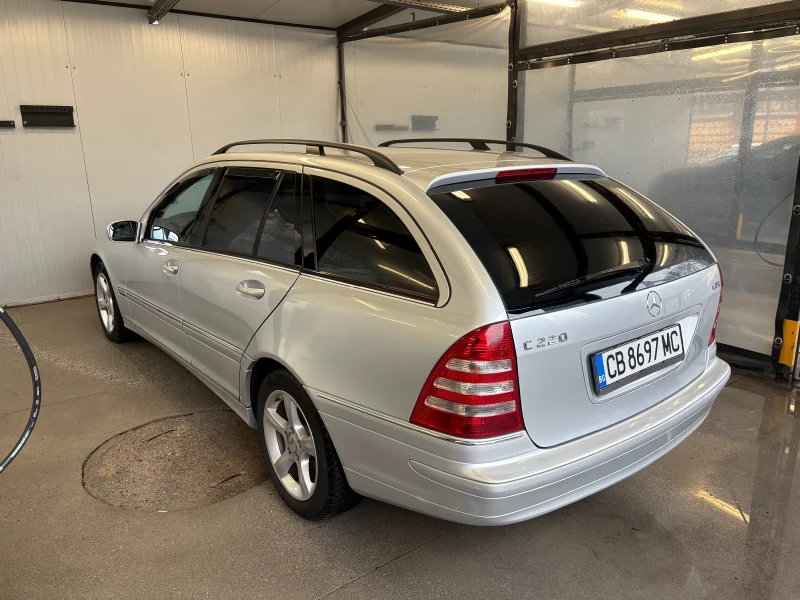 Mercedes-Benz C 220 EURO 4, снимка 6 - Автомобили и джипове - 52567336