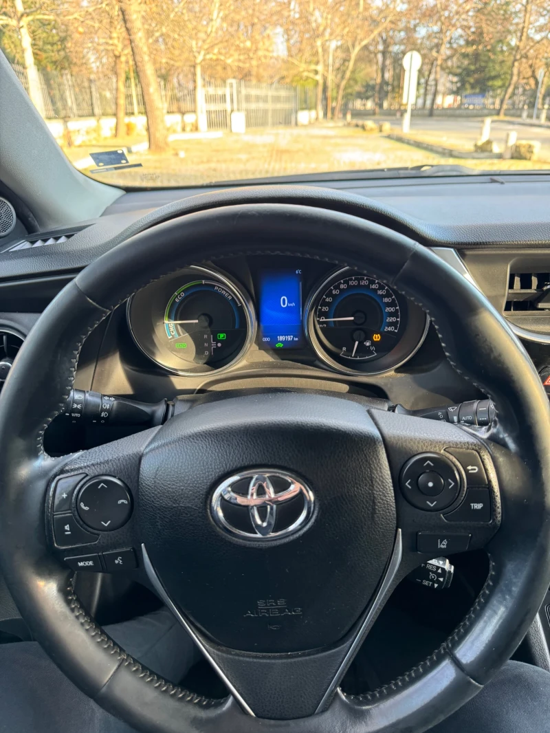 Toyota Auris 1.8 Hybrid / LPG, снимка 16 - Автомобили и джипове - 52891486