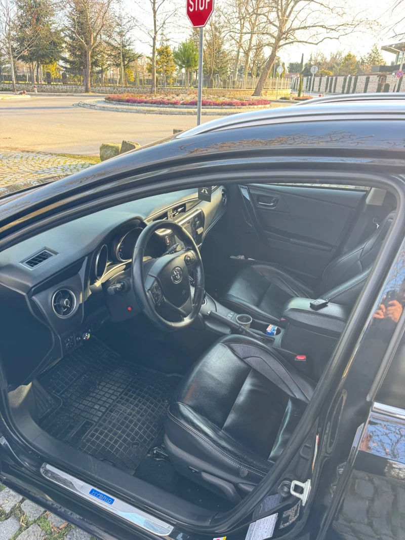 Toyota Auris 1.8 Hybrid / LPG, снимка 9 - Автомобили и джипове - 52891486