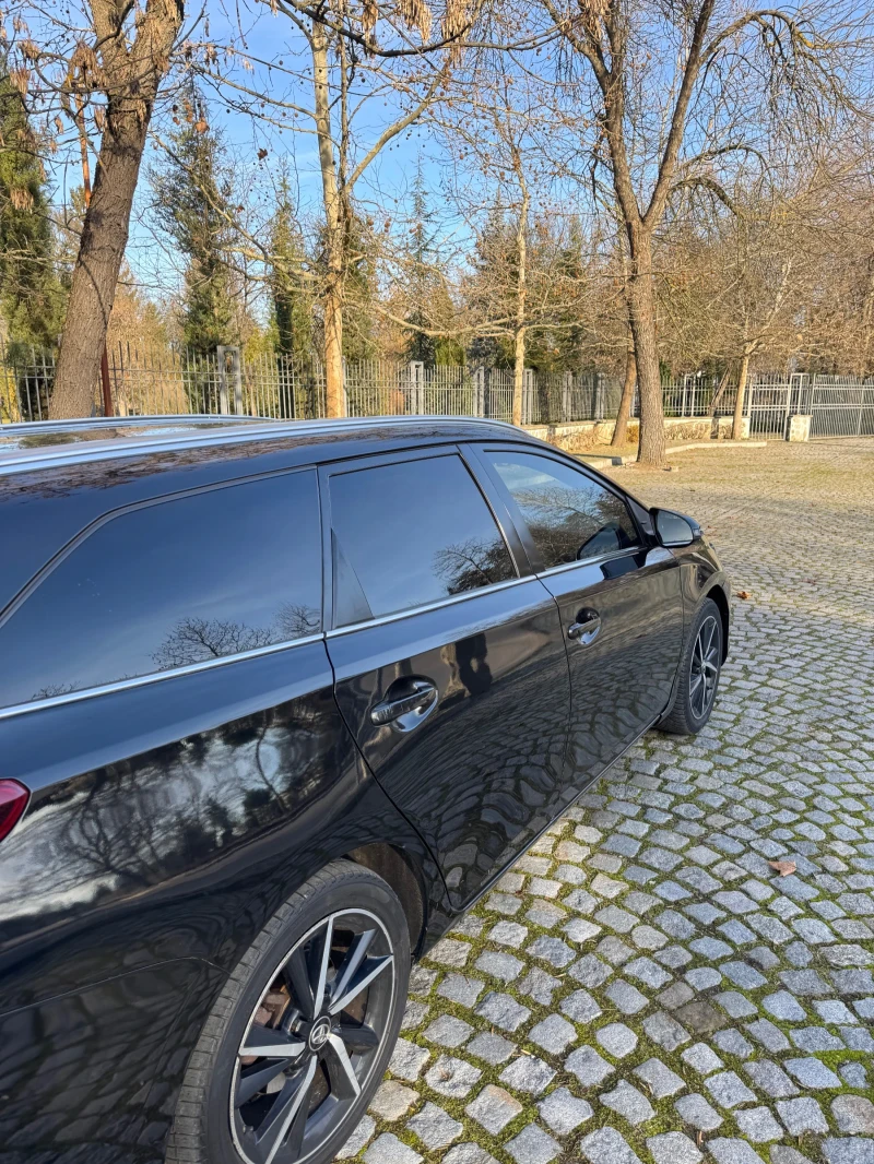 Toyota Auris 1.8 Hybrid / LPG, снимка 7 - Автомобили и джипове - 52891486