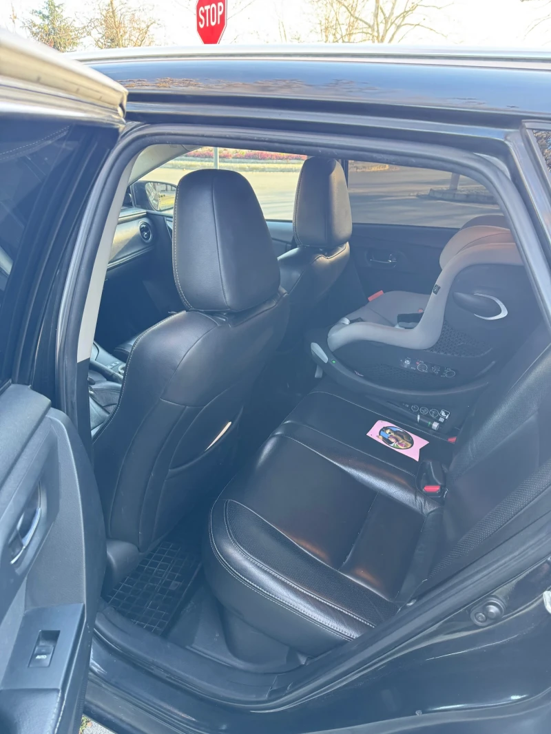 Toyota Auris 1.8 Hybrid / LPG, снимка 10 - Автомобили и джипове - 52891486