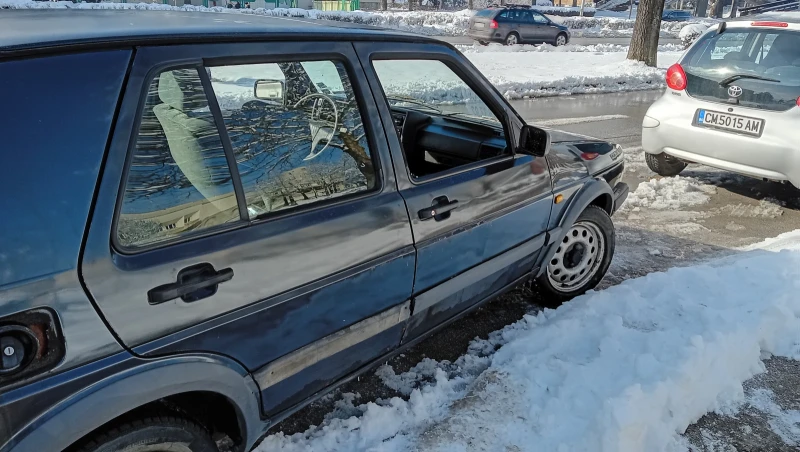 VW Golf 1.6, снимка 6 - Автомобили и джипове - 53353380